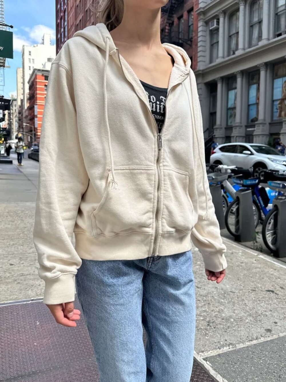Brandy Melville Christy Hoodie - Cream Regular fit